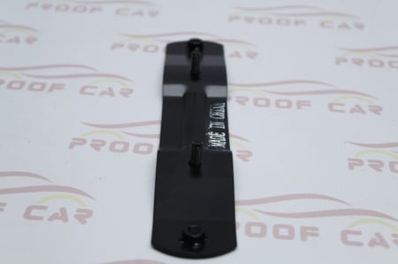 قاعدة لوحة يسار لاندكروزر شاص ربع اصلي / تجاري