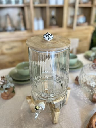 جيك زجاج بقاعدة خشبية