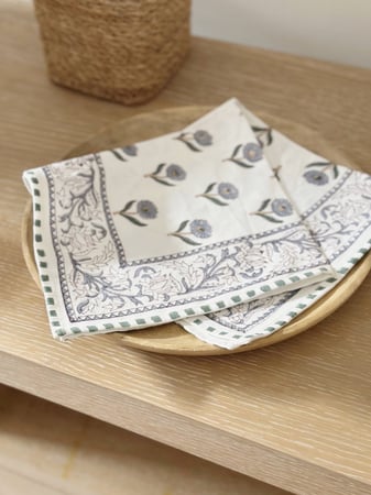 مفرش مربع صغير