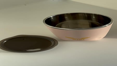 كوب من الستانلس تيل  حافظ للحراره و البروده (وردي)