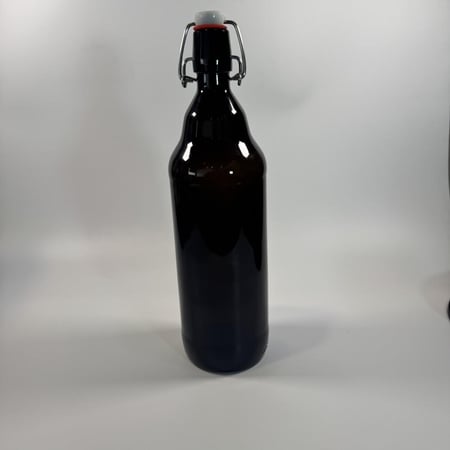 كرتون قوارير عنبر اللون عالي الجودة و تتحمل ضغط الغاز العالي ( 1000)مل) 1 لتر بغطاء كبس (30)