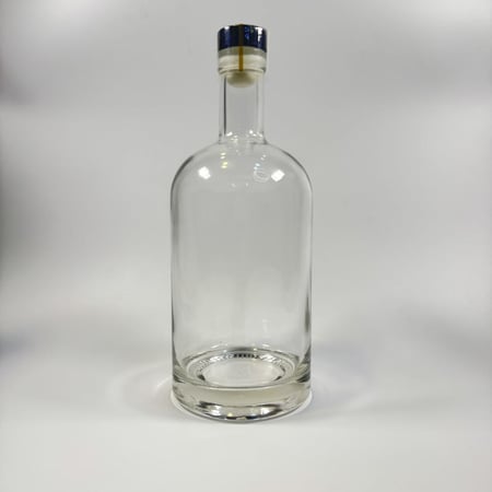 قارورة زجاج شفاف عالي الجودة و قاعدة سميكة 750 مل