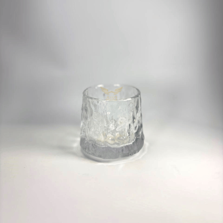 كوب زجاجي راقص ثلجي