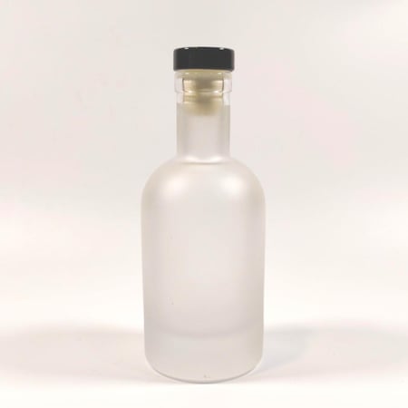 قارورة زجاج ثلجي عالي الجودقارورة زجاج ثلجي عالي الجودة و قاعدة سميكة 200 ملة و قاعدة سميكة 200 مل