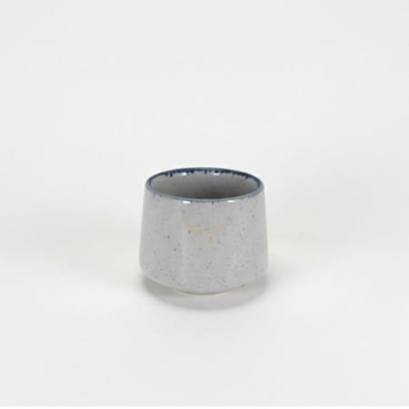 كوب سيراميك ابيض و الطوق الازرق 180 مل