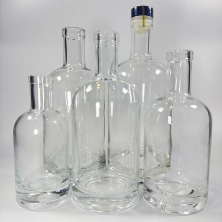 قارورة زجاج شفاف عالي الجودة و قاعدة سميكة 750 مل