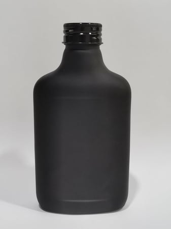 كرتون قوارير زجاج اسود 200 مل مقاس 31 (80 حبة)