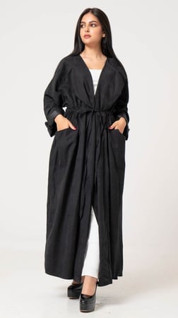 عباية بجيوب وربطه زم على الخصر