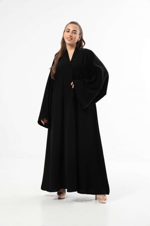 عباية شتوية ساده بخامة عملية