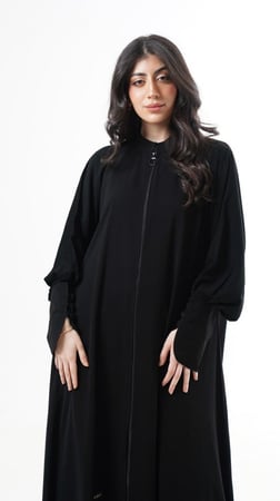 عباية كلوش بسحاب وازرار قماشية على الاكمام