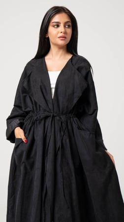 عباية بجيوب وربطه زم على الخصر