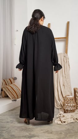 عبايه كم مطاط و بجيوب أمامية