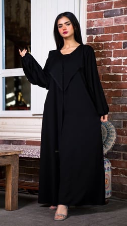 عباية بقصه على الصدر واكمام فرنسيه