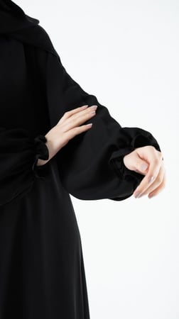 عباية بسحاب اسود وكم مزموم