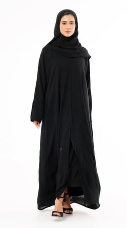 عباية بخامة منقطه واكمام تل زم