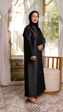 عباية باكمام تتغير بطقطق