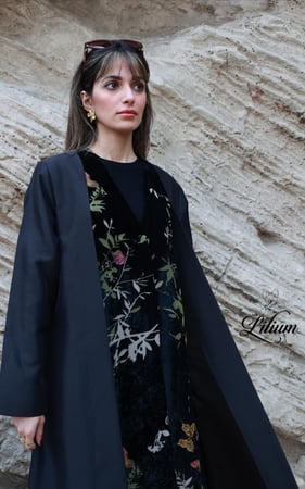 Balck Carnation (زهرة القرنفل)
