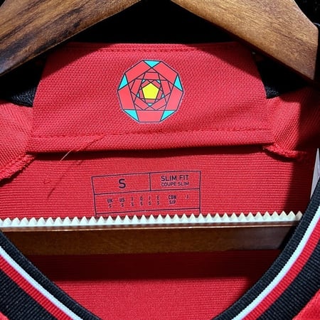 تيشيرت-مانشستر يونايتد عام 23-24