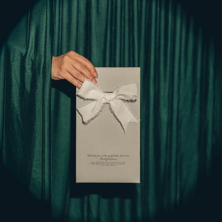 كيس الهدايا الأنيق - Gift bag medium