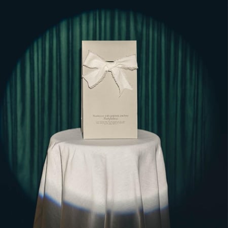 كيس الهدايا الأنيق - Gift bag medium