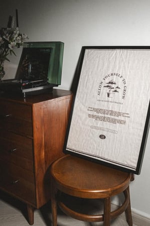 نسيج كتان - allow yourself linen poster