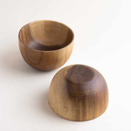 soft wood bowl - وعاء