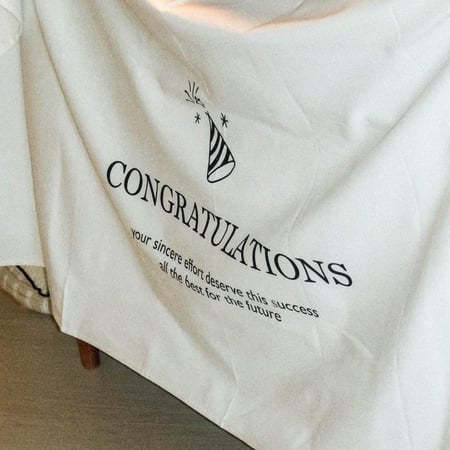 لوحة قماشية- congratulations poster