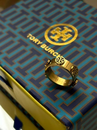 خاتم توري بورش