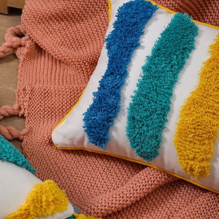 مخدة مستطيلة