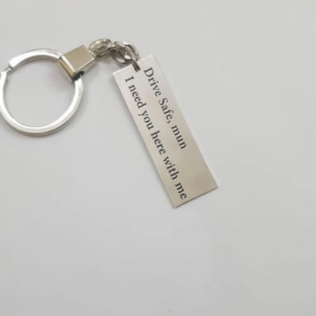 ميدالية مفاتيح لوحة السياره مع عباره - متجر جوهرتش