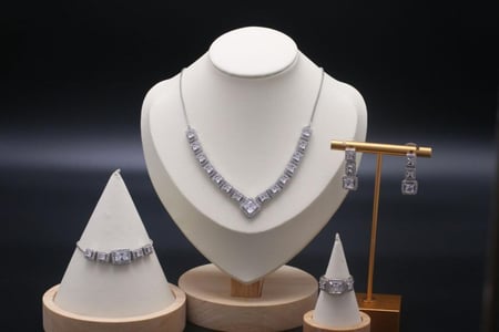 طقم سهره زركون لون فضي - متجر جوهرتش