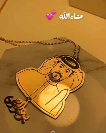 تعليقة سيارة بصورة