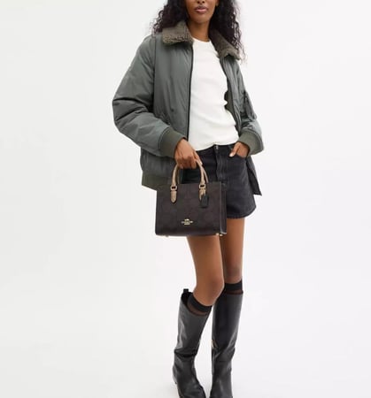 Maggie Small Tote Bag In Blocked Signature Canvas