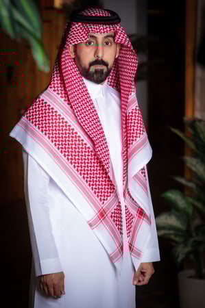 شماغ و الثاني مجاني