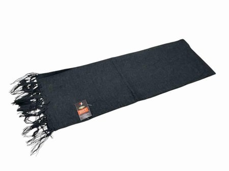 شال شتوي دافئ أسود سادة حماية للعنق