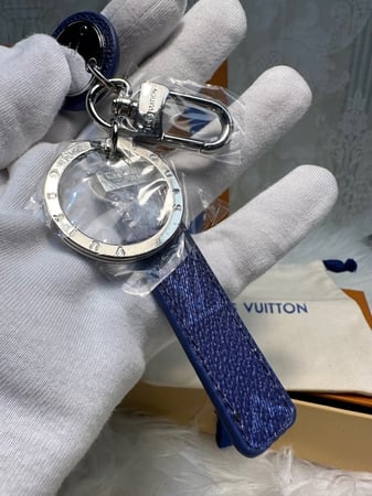 ميدالية زرقا3