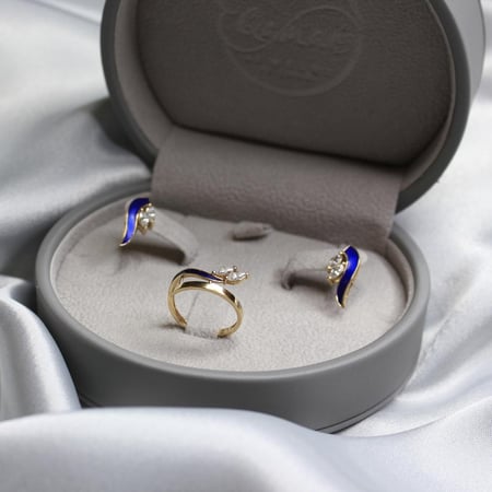 ليونا المجموعة كاملة من حلق وخاتم  18K-Natural Diamond