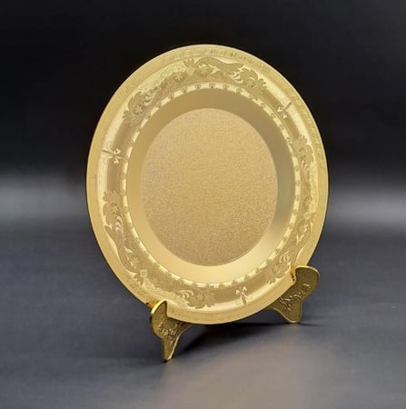 صحن معدني فاخر مطلي ذهب