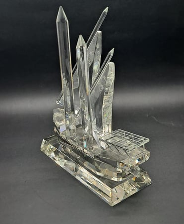 مجسم سفينة مع أشرعة كريستال