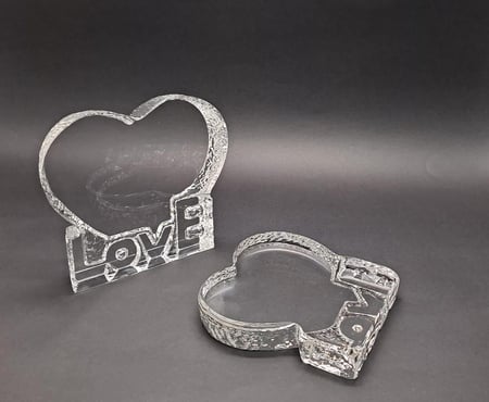 مجسم كريستال قلب LOVE