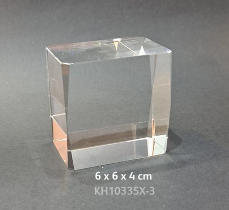 مكعب كريستال 6 × 6 × 4 سم