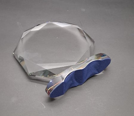 درع  كريستال  مثمن ملون