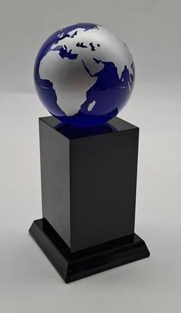 مجسم كرة أرضية ملون