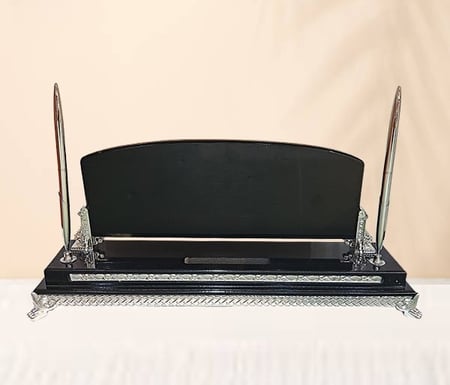 لوحة خشب أرجل فضية مع قلمين - خلف