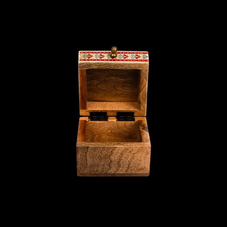 حافظة بخور أندلس - خشبية مربعة بغطاء فني ملون