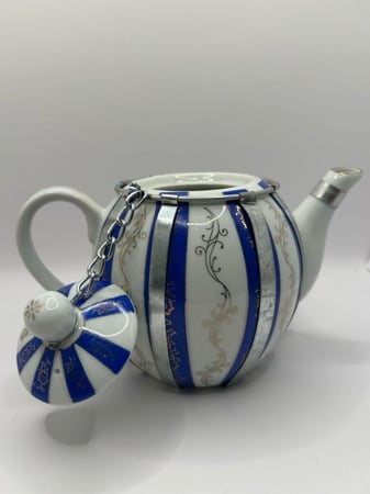 ابريق شاهي بورسلان نقشة كويتيه مسبت (معدل)