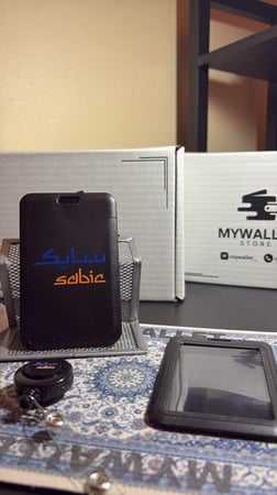 حامل بطاقة -عمل بلاستك  ~ بالطول