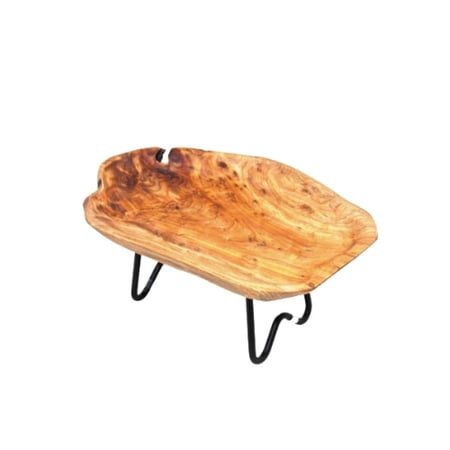 صحن خشبي يدوي الصنع: قطعة فنية فريدة من نوعها