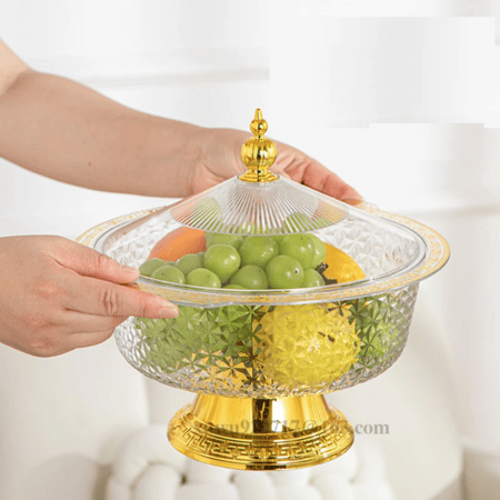 حافظة تقديم كريستال بغطاء وقاعدة ذهبية