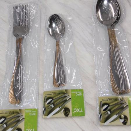 ملاعق واشواك طعام